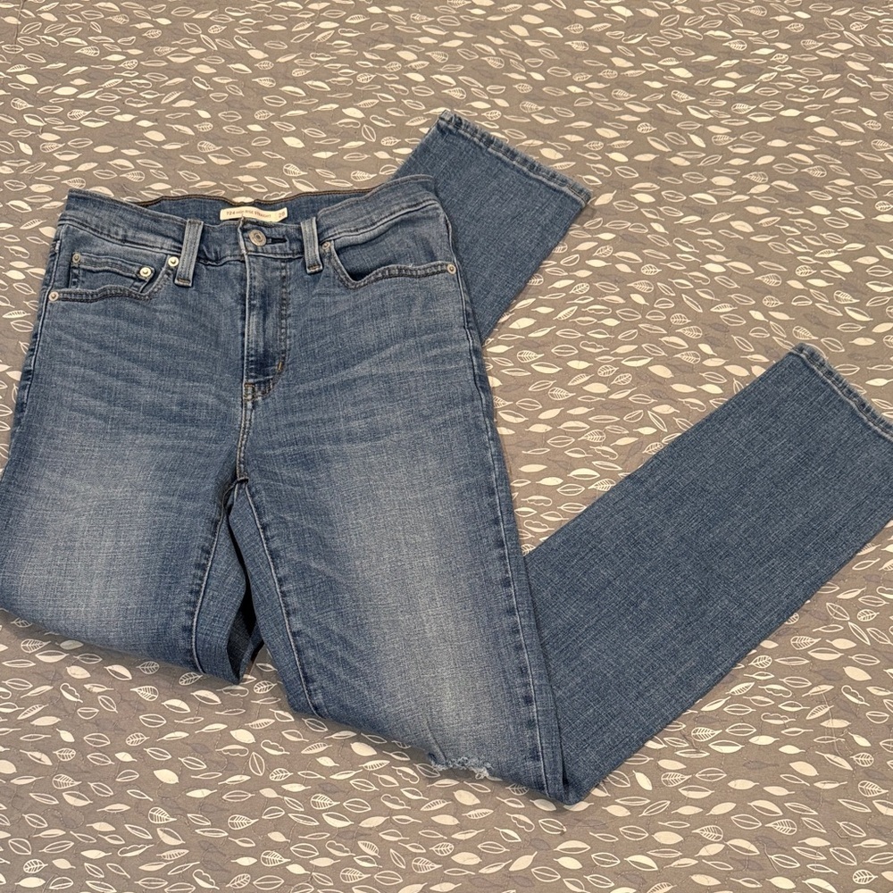 LEVI’S 724 High Rise Straight Women's Jeans, size 28